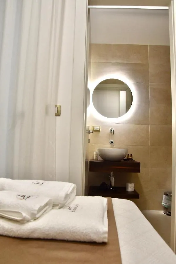 Les 3 Chambres Lecce 0*,  Italië